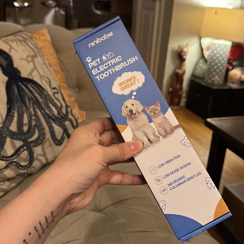 RETAILS $65- Dog/Cat Electric Toothbrush Kit, 360 Tartar Remover, Low Noise